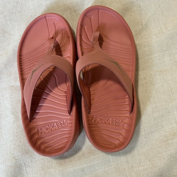 Hoka One One Coral Flip Flops - Picture 1 of 3
